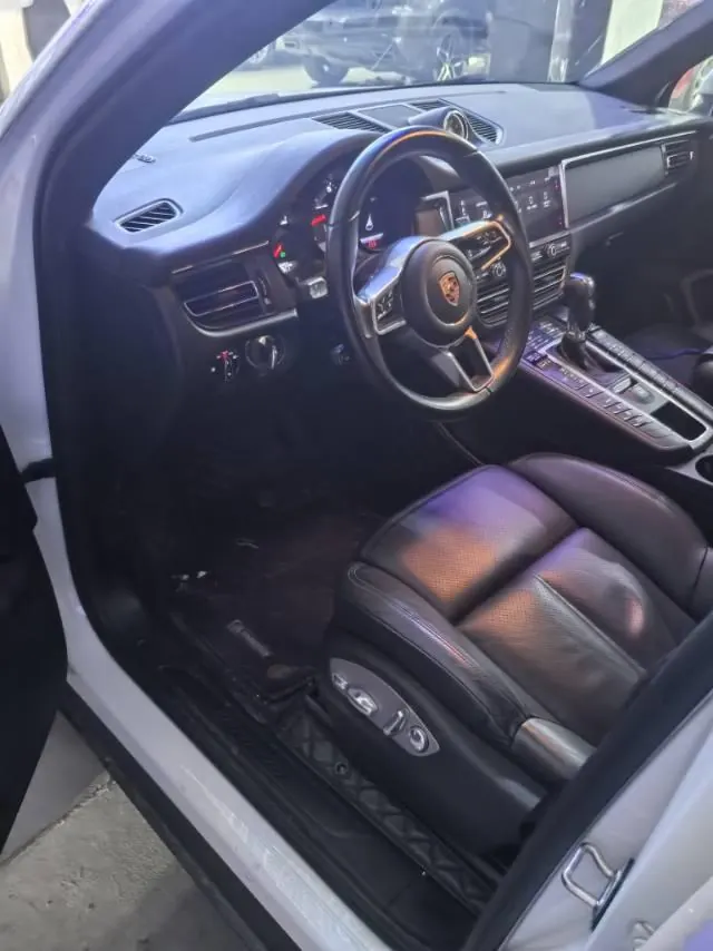 Porsche Macan (Imported) 2020 Macan 2.0T Automatic Gear 3