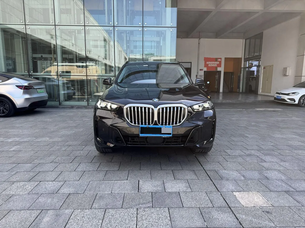 BMW 2023 X5 xDrive30Li 48V 2.0T exclusive m sports obsidian night suit automatic gear 2