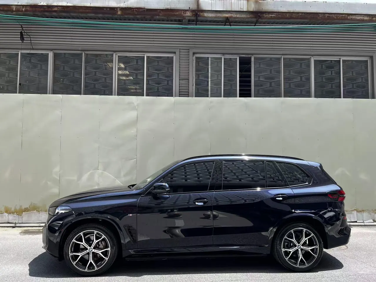 BMW 2023 X5 xDrive30Li 48V 2.0T exclusive M sports suit automatic gear 8