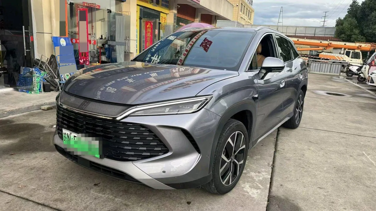 BYD 2026 Song L DM-i 1.5 Stepless 200KM Exceed Automatic Transmission - View 1