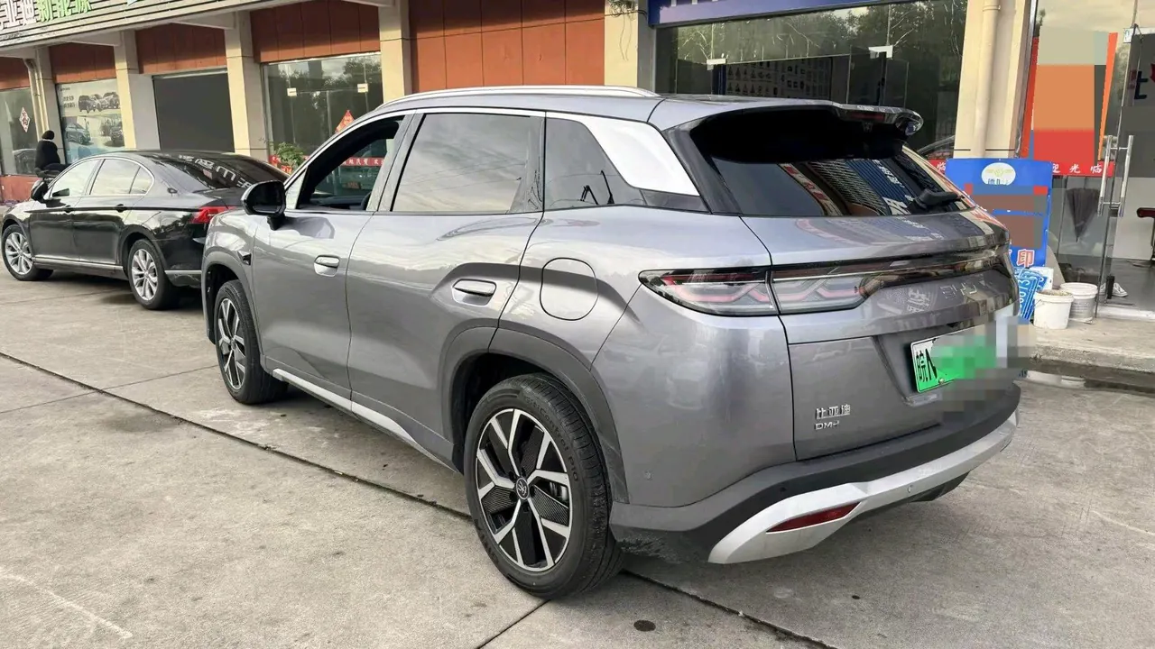 BYD 2026 Song L DM-i 1.5 Stepless 200KM Exceed Automatic Transmission 3