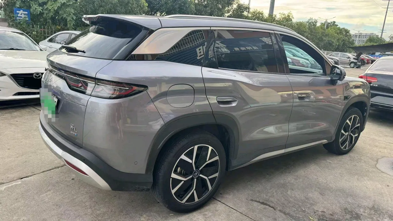 BYD 2026 Song L DM-i 1.5 Stepless 200KM Exceed Automatic Transmission 4