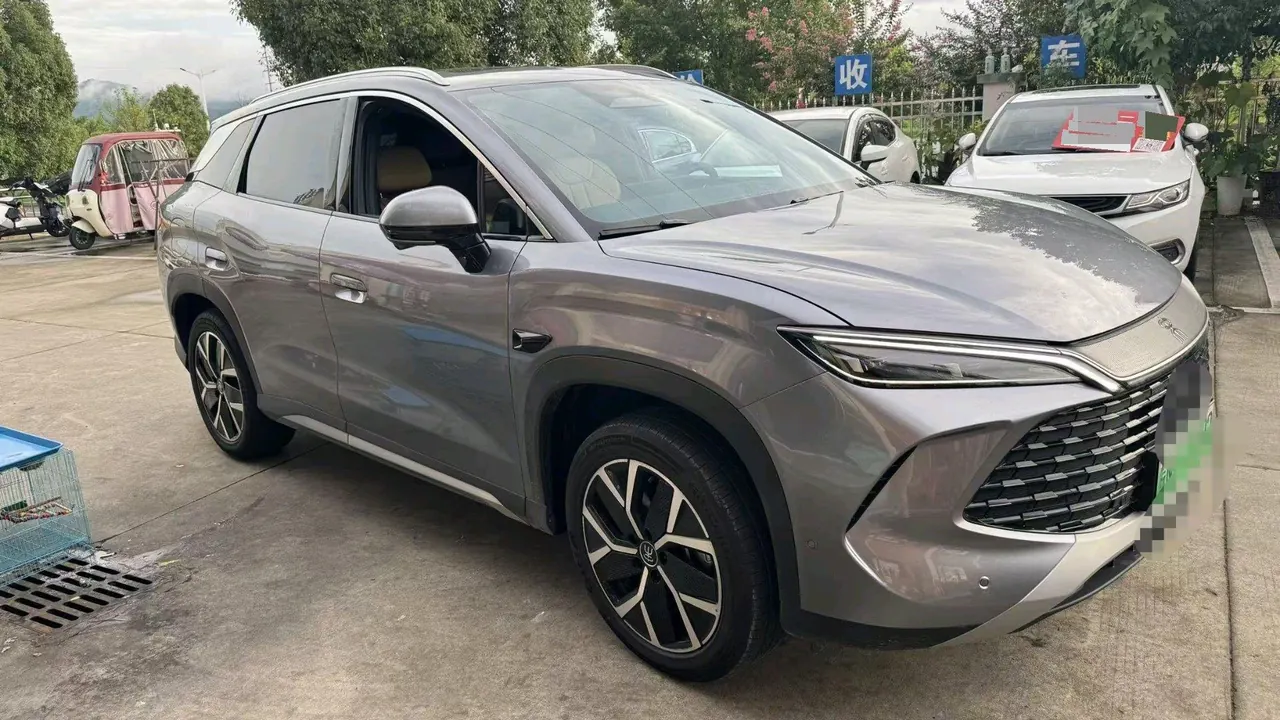 BYD 2026 Song L DM-i 1.5 Stepless 200KM Exceed Automatic Transmission 5