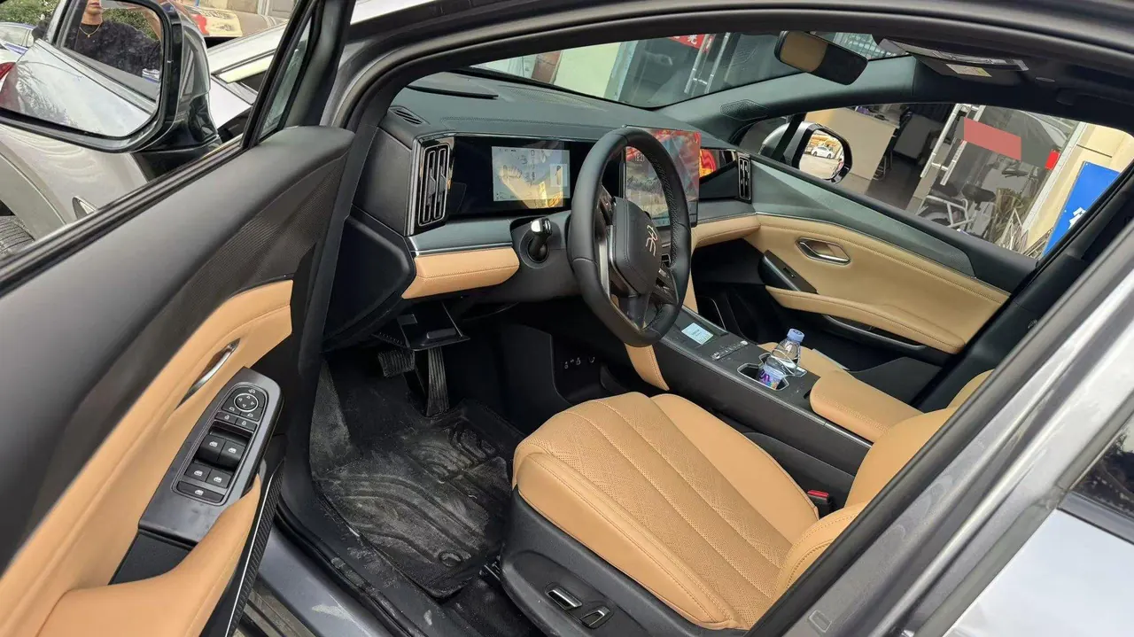 BYD 2026 Song L DM-i 1.5 Stepless 200KM Exceed Automatic Transmission 7