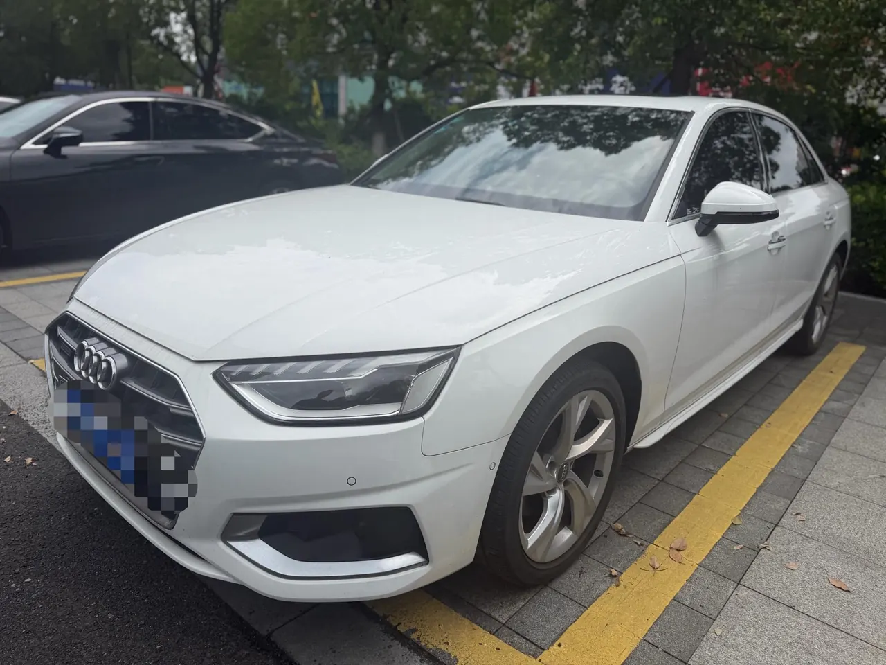 Audi 2020 A4L 2.0TFSI 40TFSI Quattro Deluxe Elegant Automatic - View 1