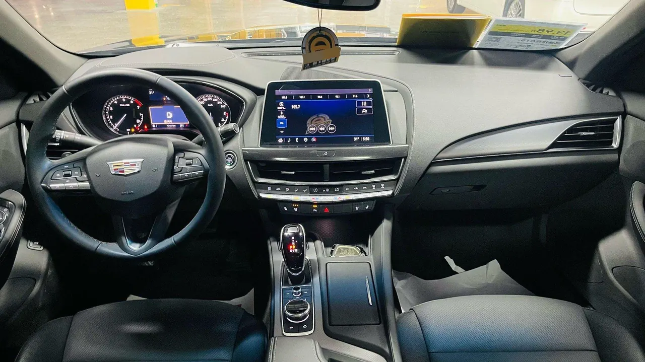 Cadillac 2022 CT5 2.0T 28T Luxury (Standard Edition) Automatic Gear 2