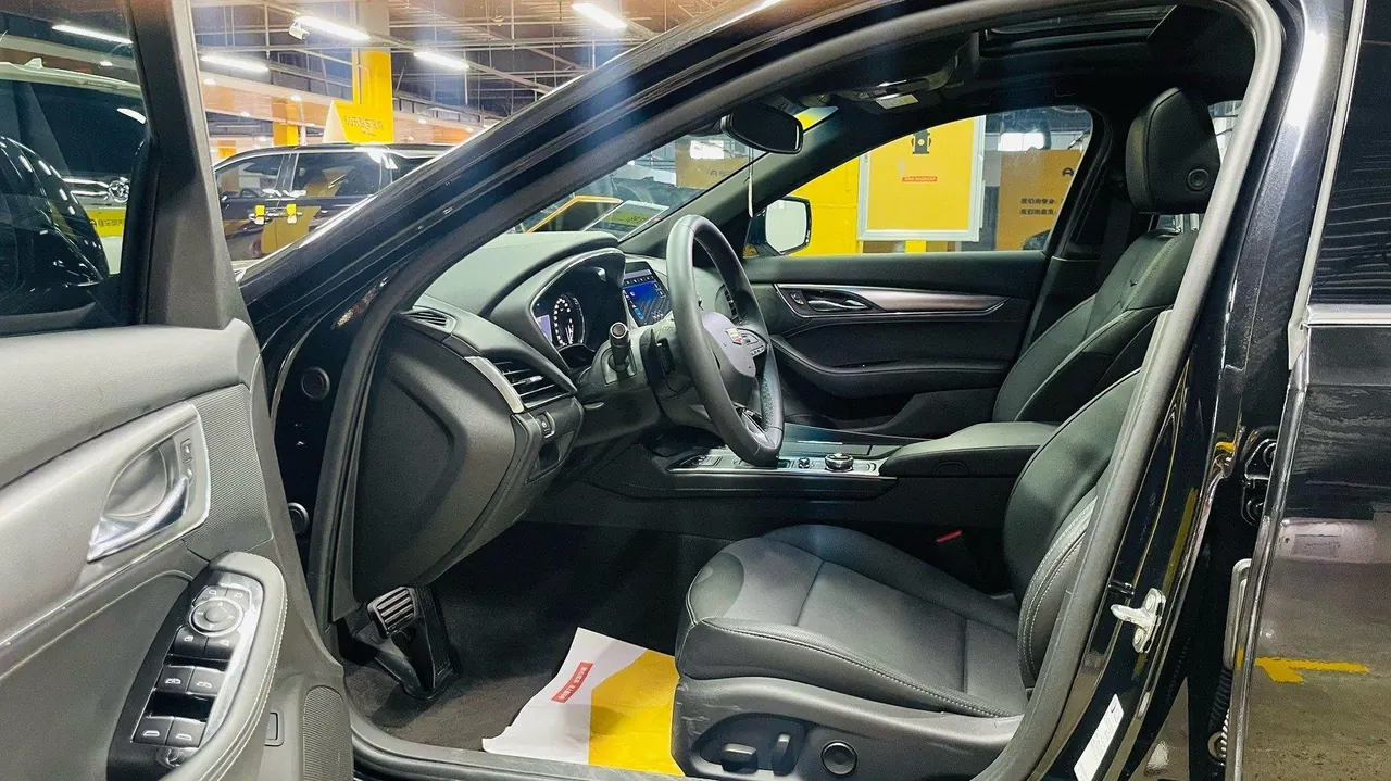 Cadillac 2022 CT5 2.0T 28T Luxury (Standard Edition) Automatic Gear 3