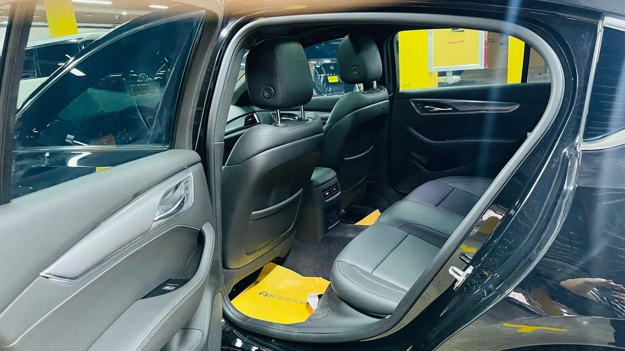 Cadillac 2022 CT5 2.0T 28T Luxury (Standard Edition) Automatic Gear 4