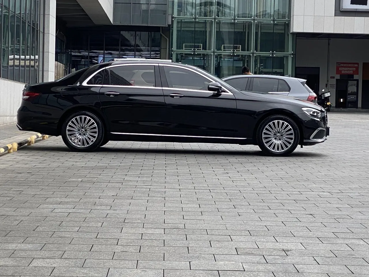 Mercedes Benz E-Class 2023 E 300 L 2.0T Fashion Automatic Gear 3