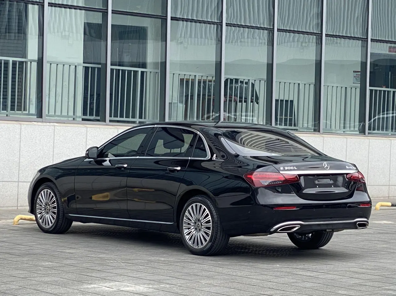 Mercedes Benz E-Class 2023 E 300 L 2.0T Fashion Automatic Gear 9