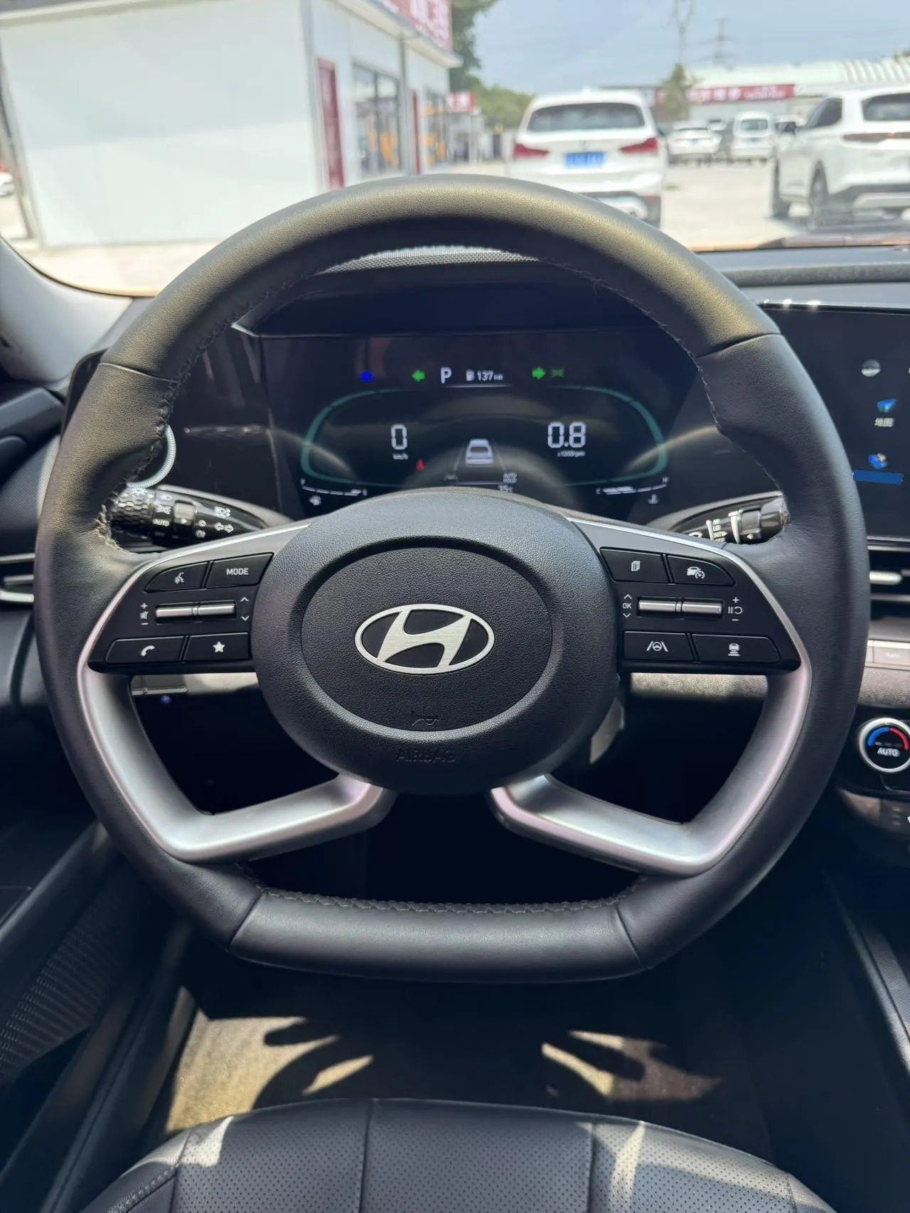 Hyundai 2023 Elantra -3-compartment 1.5 stepless LUX premium automatic gear 13