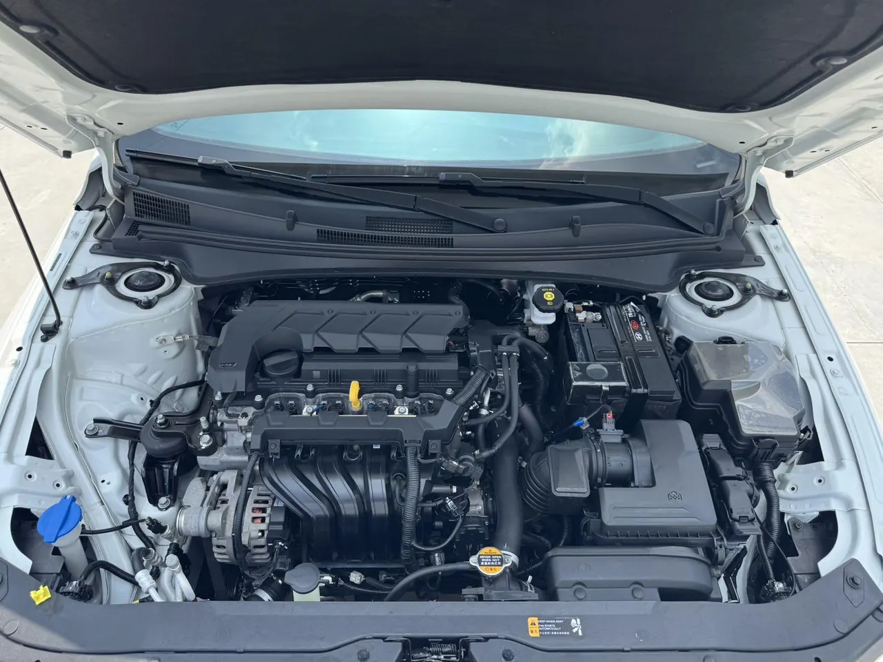 Hyundai 2023 Elantra -3-compartment 1.5 stepless LUX premium automatic gear 17