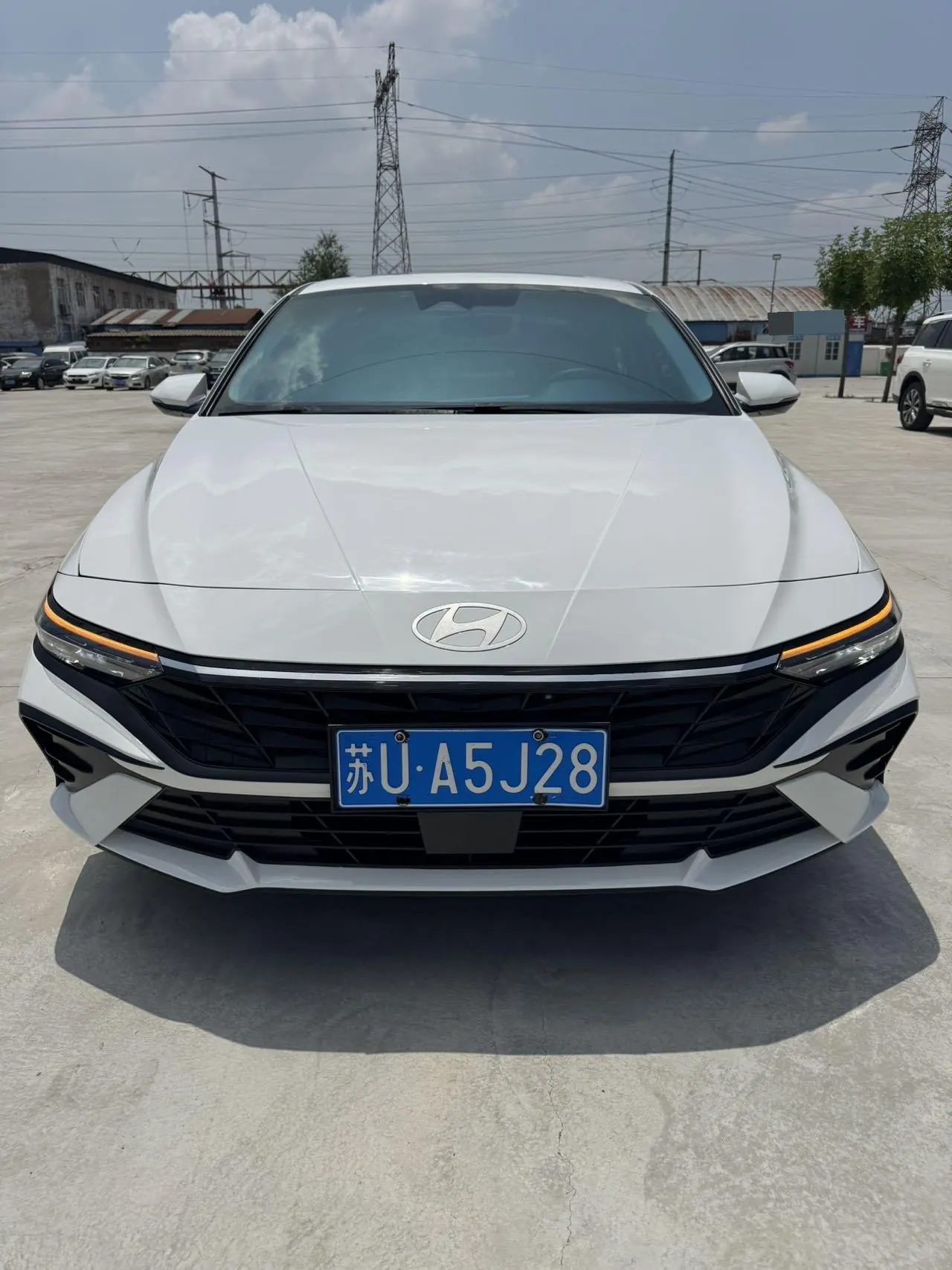 Hyundai 2023 Elantra -3-compartment 1.5 stepless LUX premium automatic gear 2