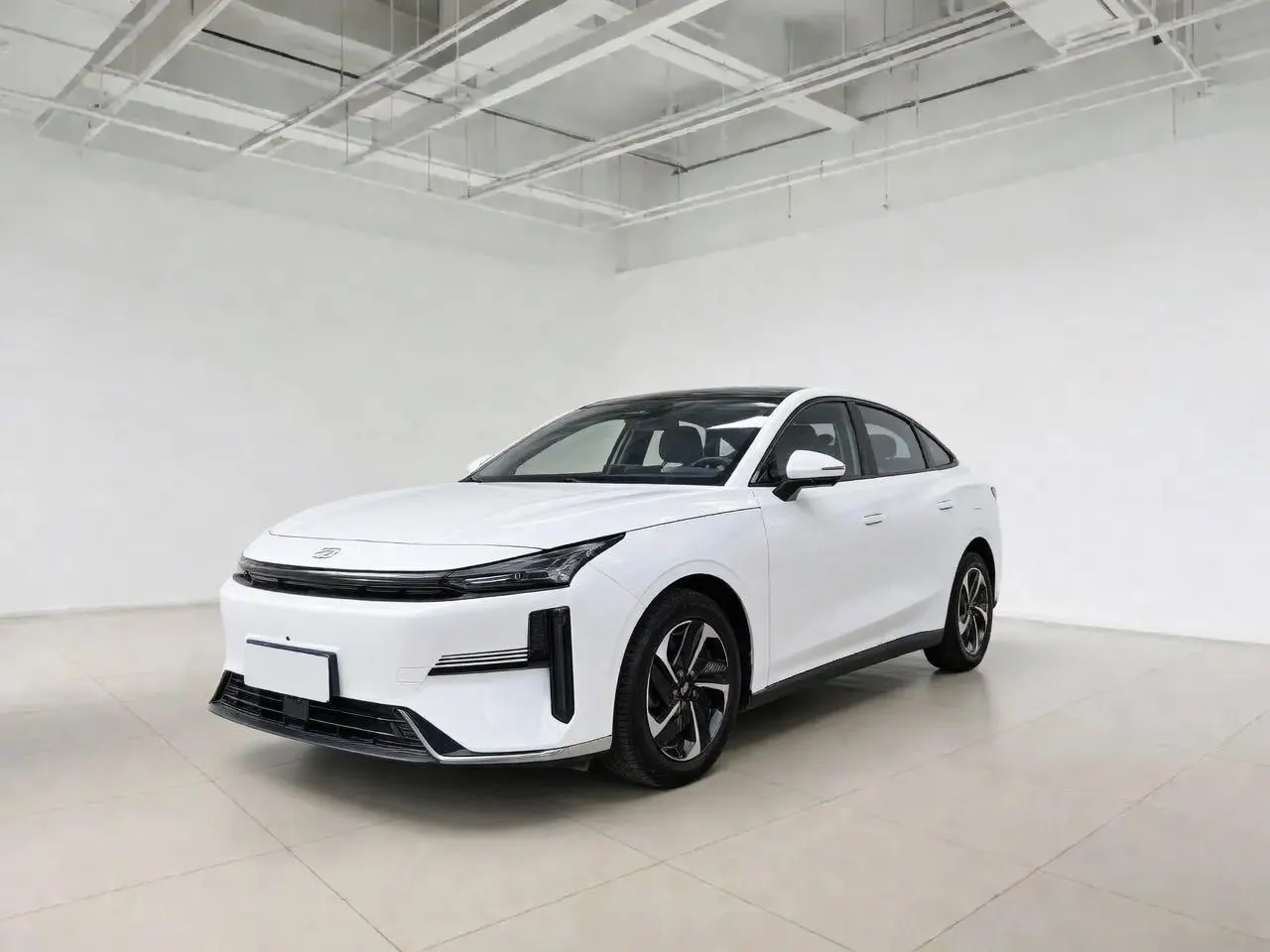 Открыть галерею: Geely Galaxy 2023 L6 1.5T 125km MAX automatic gear