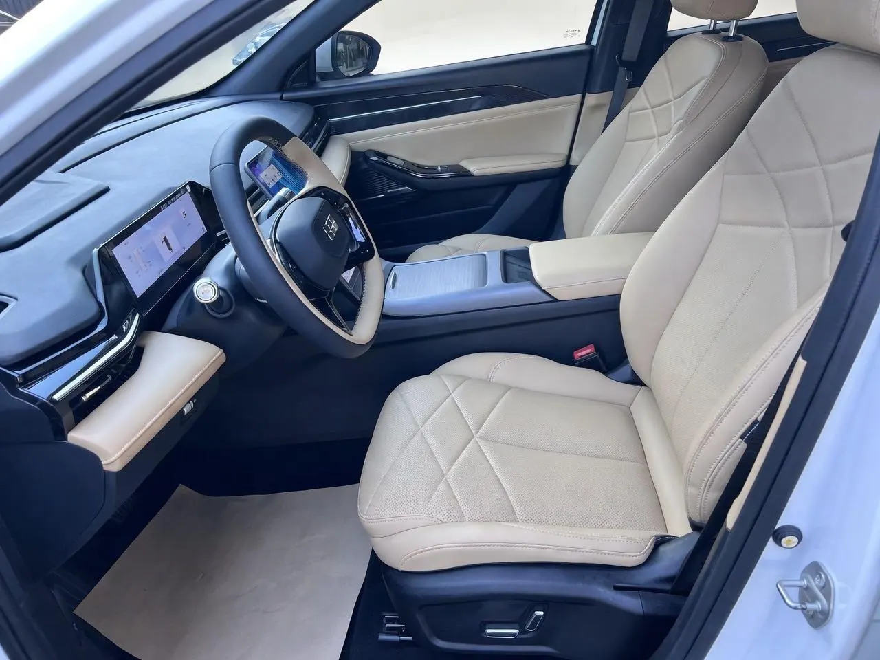 Geely Galaxy 2023 L6 1.5T 125km MAX automatic gear 3