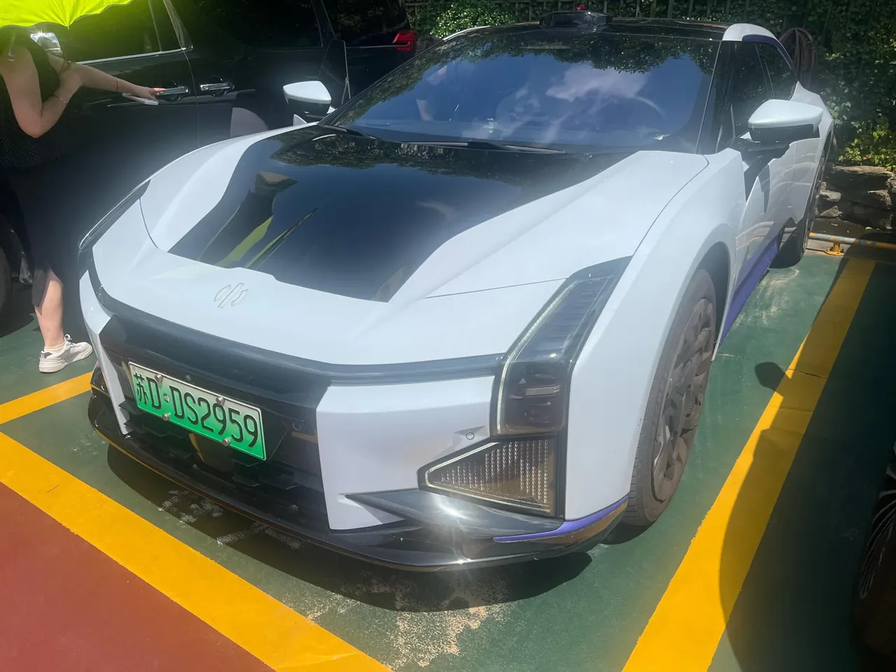 Открыть галерею: HiPhi 2023 HiPhi Z City Edition 4-seat Automatic Gear