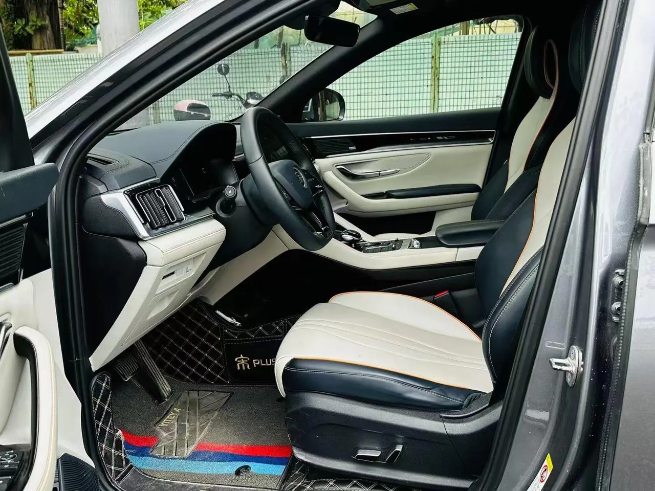 BYD Song PLUS New Energy 2021 Song PLUS DM-i 1.5 Stepless 110KM Flagship PLUS Automatic Gear 3