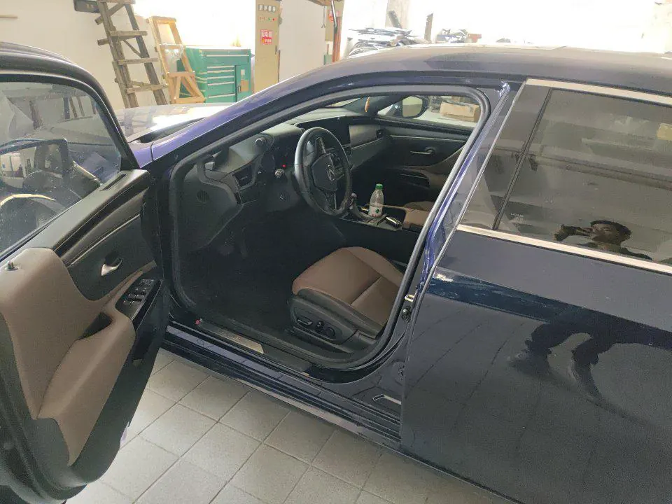 Lexus ES (Imported) 2023 ES200 2.0 Stepless Premium Edition Automatic Gear 7