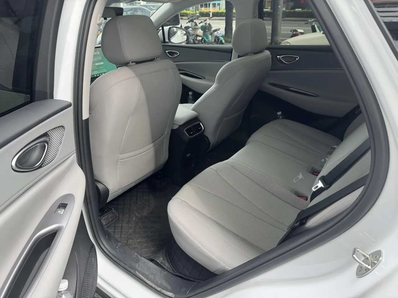 BYD 2026 Sea Lion 06 EV 710 Sailing Edition Automatic Gear 4