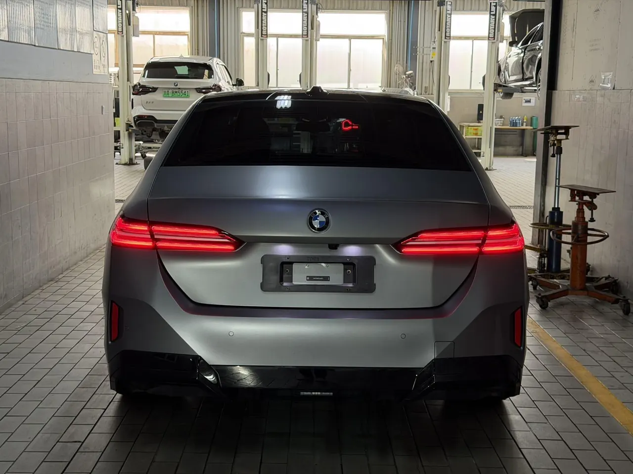BMW 5 Series 2026 530Li 48V 2.0T Exclusive M Sports Suit (Modified) Automatic Gear 3