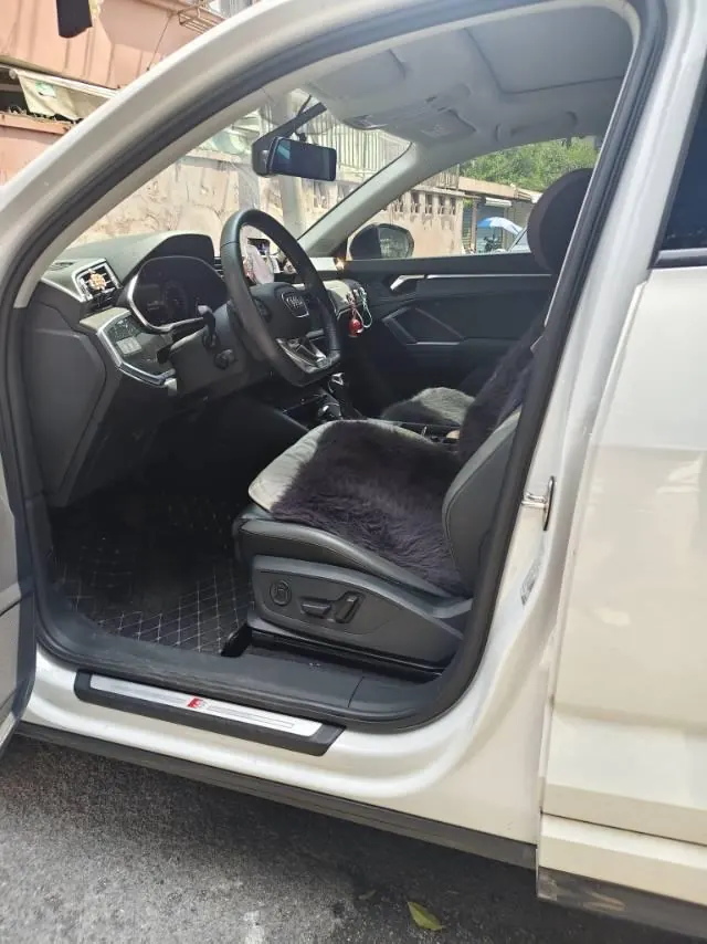 Audi 2021 Q3 Sportback 2.0TFSI 40TFSI into the life version of automatic gear 3