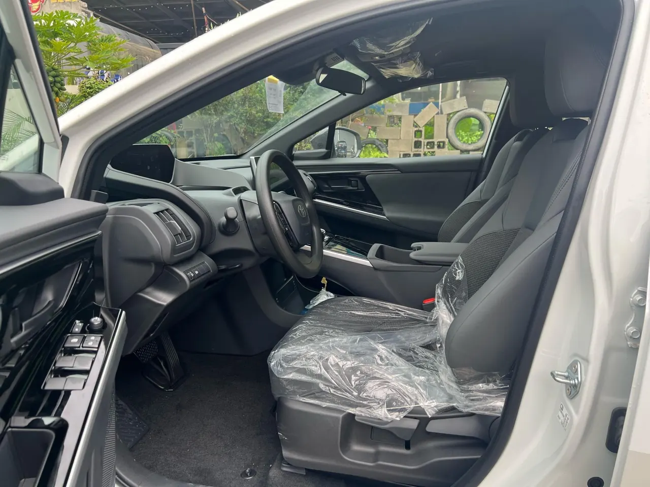 Toyota 2025 Platinum Intelligence 4X 615 Air Edition Automatic Gear 2