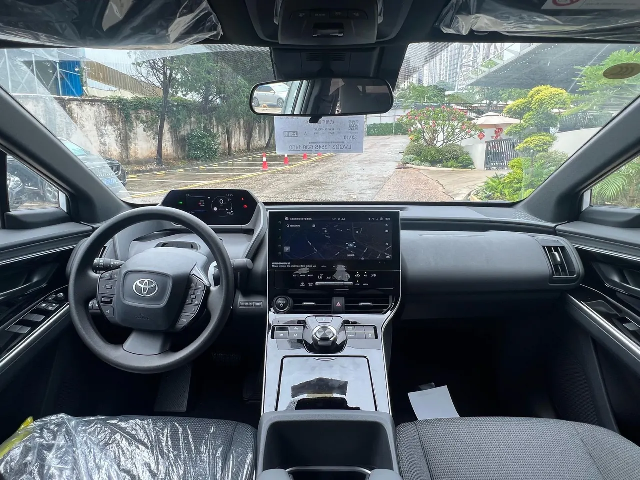 Toyota 2025 Platinum Intelligence 4X 615 Air Edition Automatic Gear 3