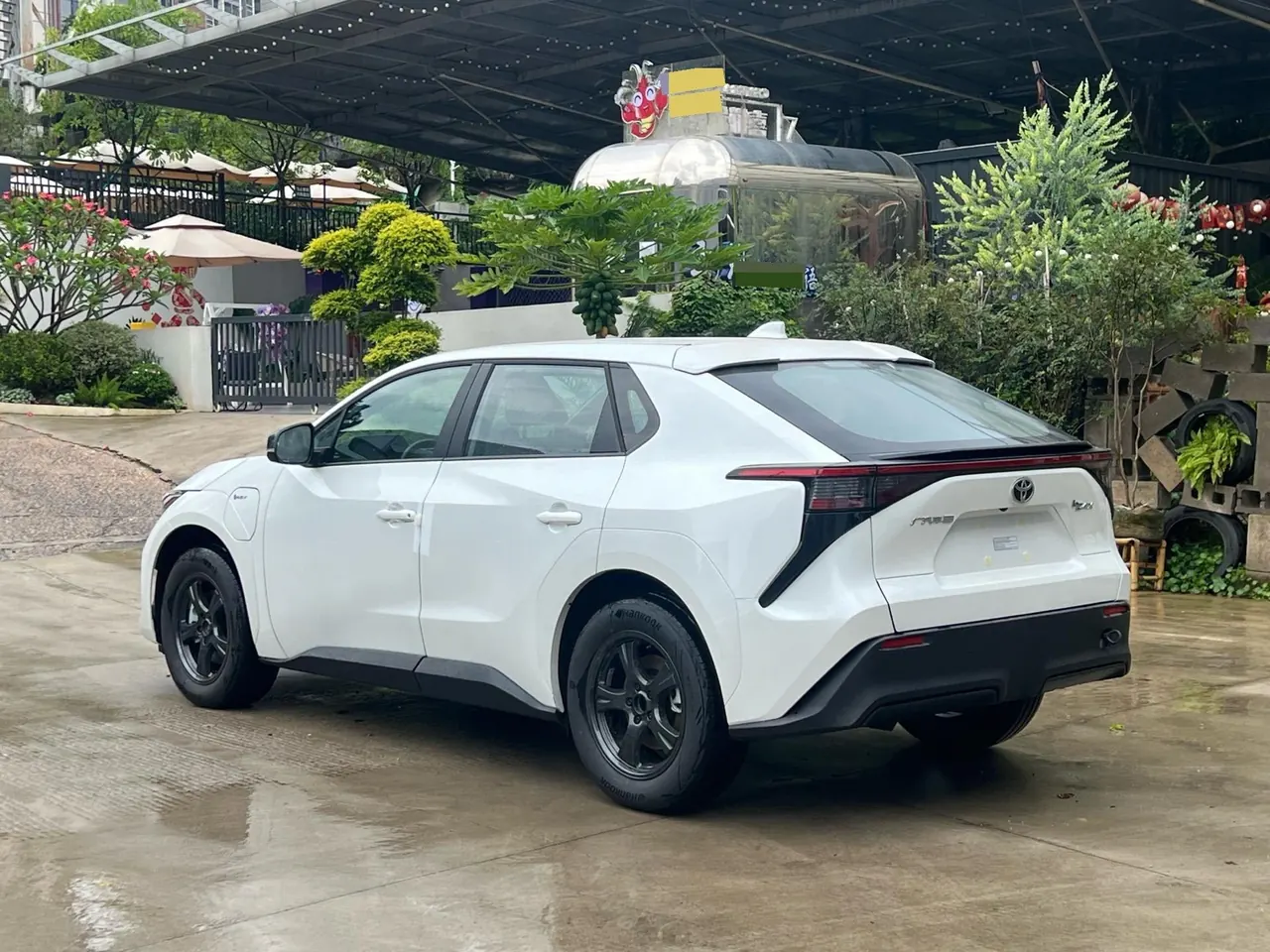 Toyota 2025 Platinum Intelligence 4X 615 Air Edition Automatic Gear 6