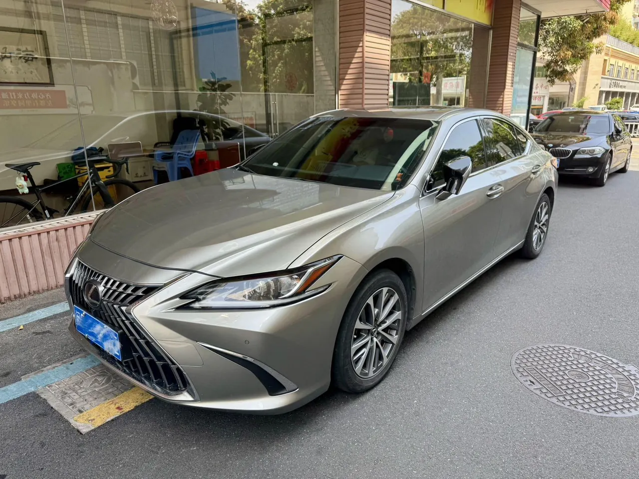 Lexus ES (Imported) 2022 ES300h 2.5 Stepless Excellence Edition Automatic Gear - View 1