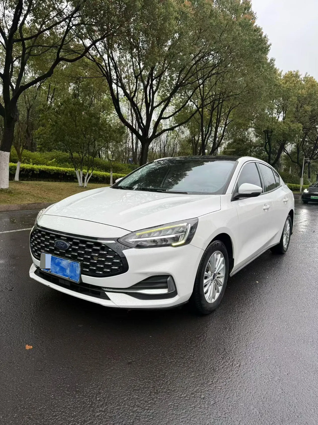 Открыть галерею: Ford 2020 Fox -3-compartment 1.5T EcoBoost 180 Front Tide Automatic Gear