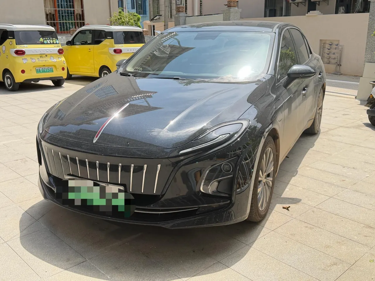 HongQi 2022 E-QM 5 431km Charging Enjoy Edition Automatic Gear - View 1