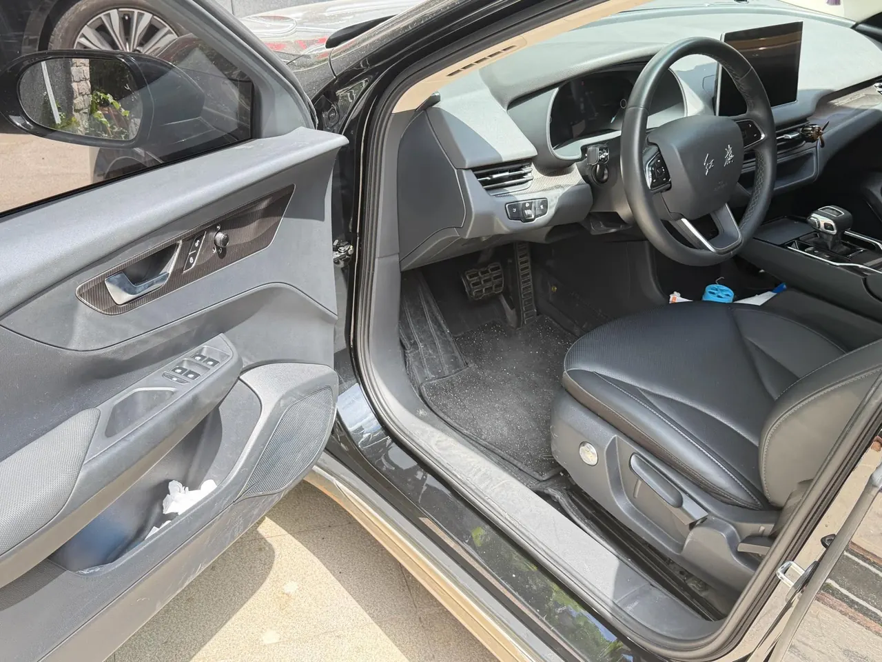 HongQi 2022 E-QM 5 431km Charging Enjoy Edition Automatic Gear 3