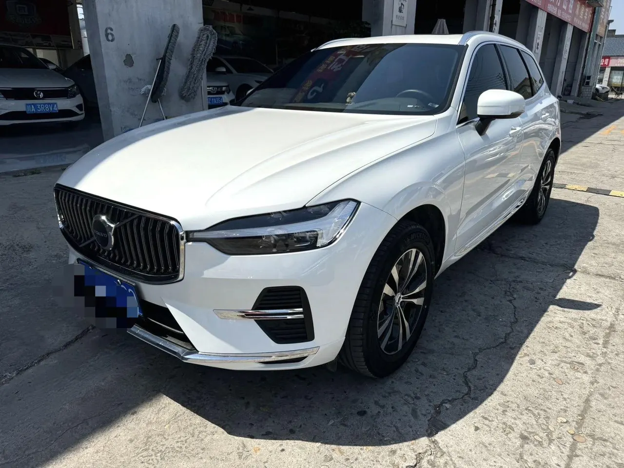 打开图片灯箱:Volvo 2022 XC60 48V 2.0T B5 4-wheel drive Zhiyuan Deluxe Edition Automatic Gear