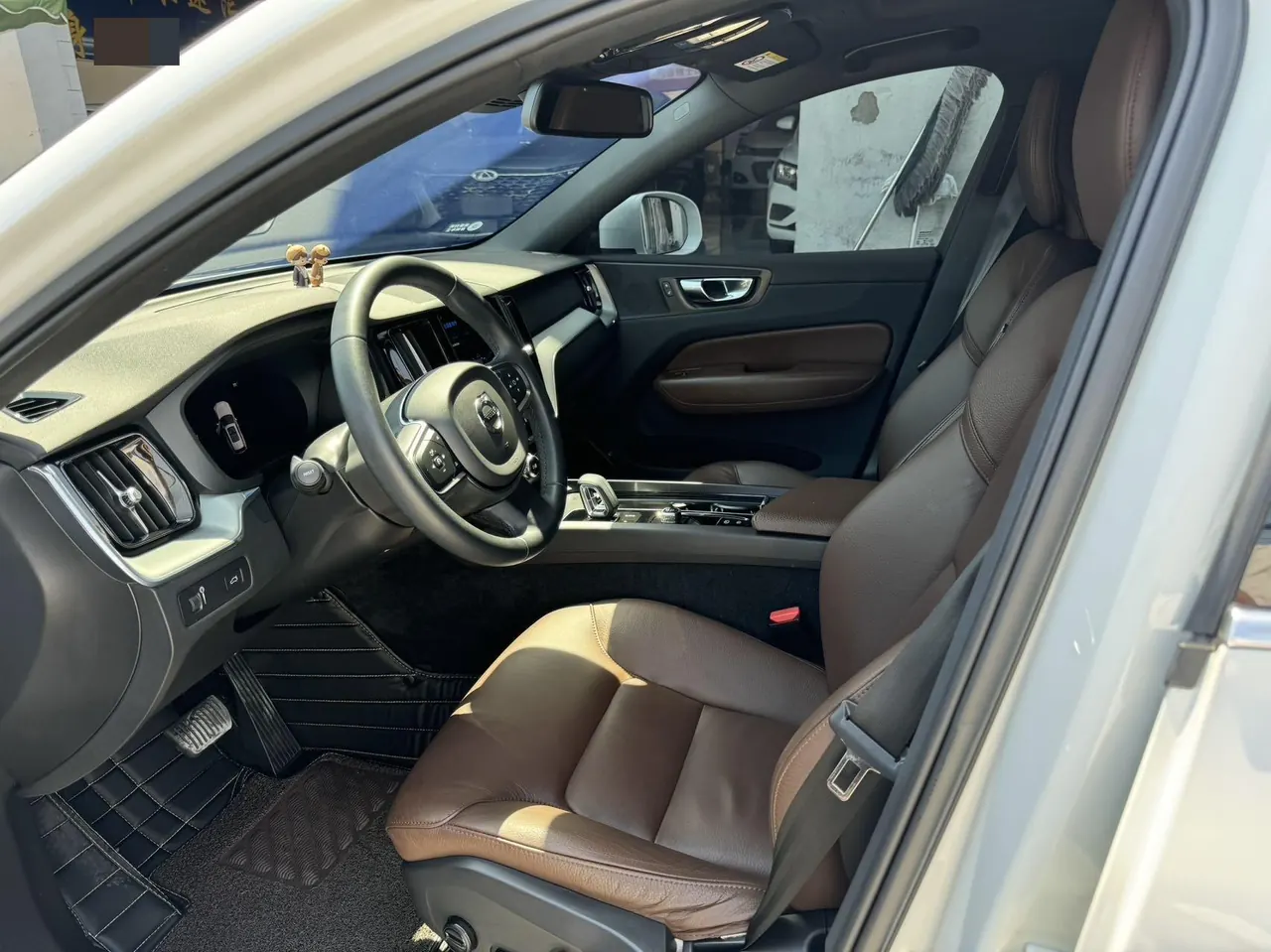 Volvo 2022 XC60 48V 2.0T B5 4-wheel drive Zhiyuan Deluxe Edition Automatic Gear 3