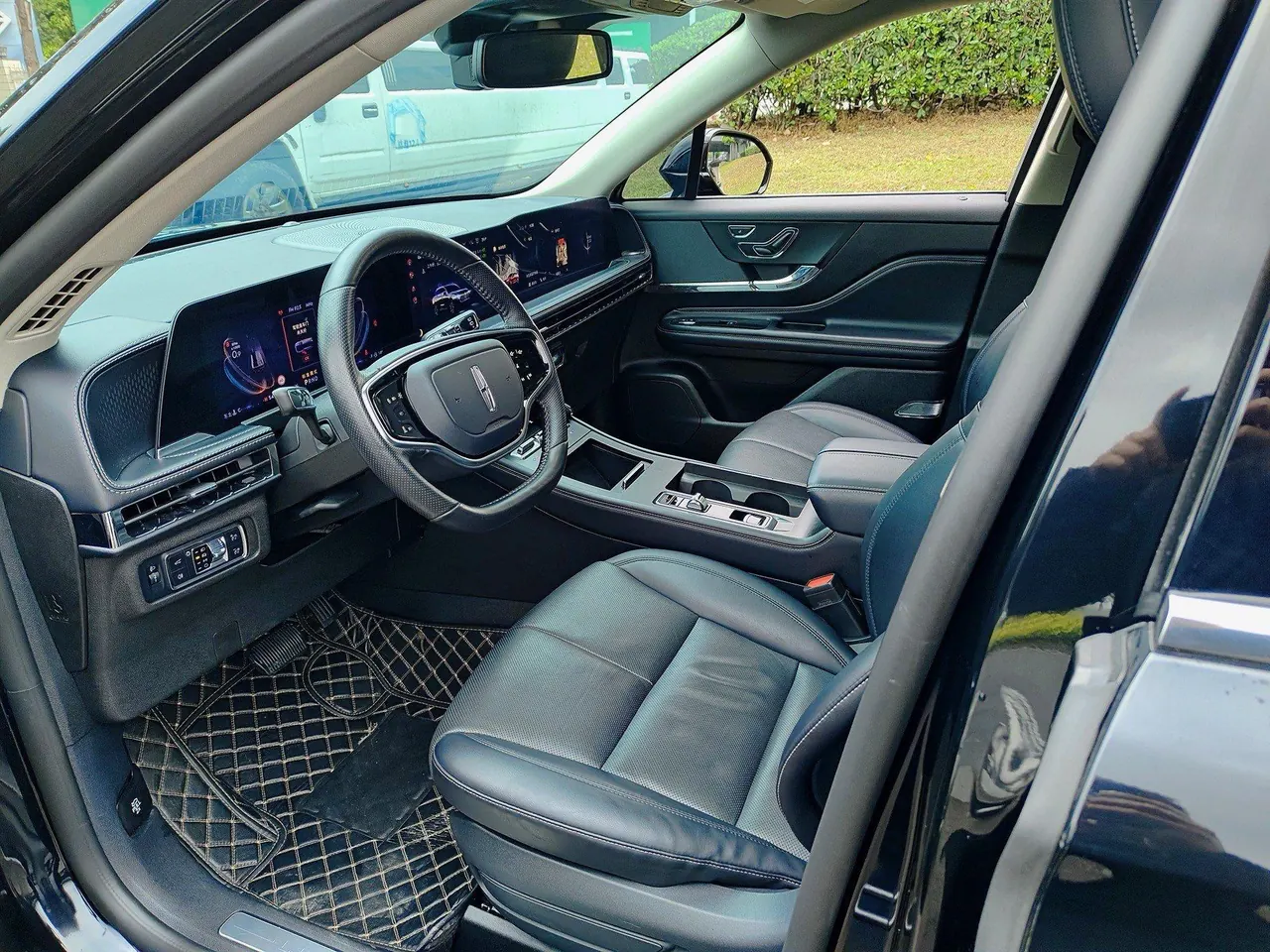 Lincoln 2023 adventurer 2.0T two-wheel drive elegant version of automatic gear 3