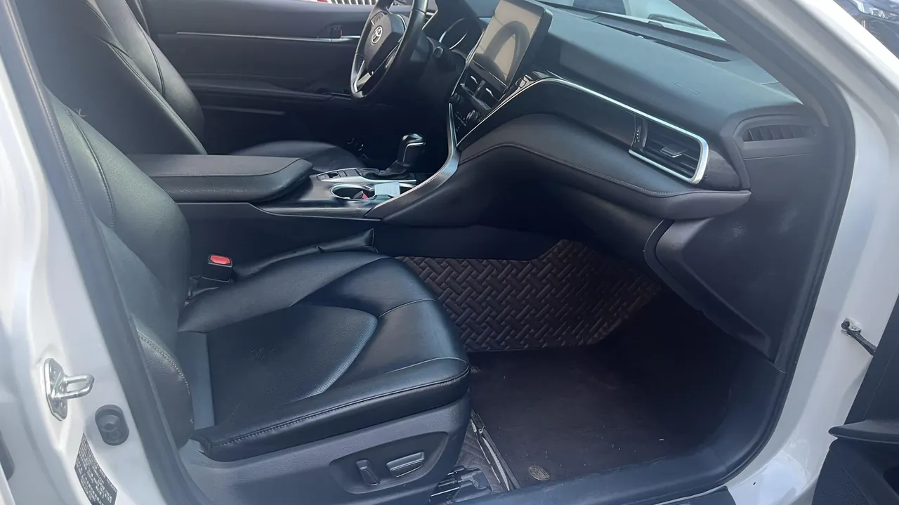 Toyota 2021 Camry 2.0G Stepless Deluxe Edition Automatic Gear 5