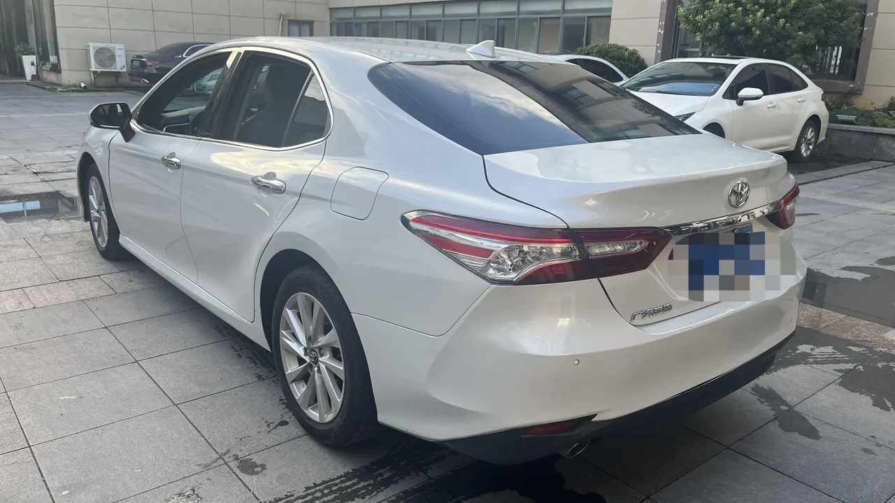 Toyota 2021 Camry 2.0G Stepless Deluxe Edition Automatic Gear 8
