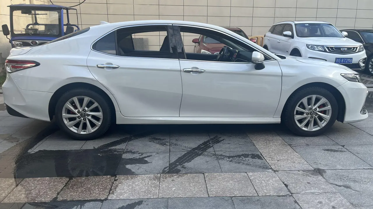 Toyota 2021 Camry 2.0G Stepless Deluxe Edition Automatic Gear 9