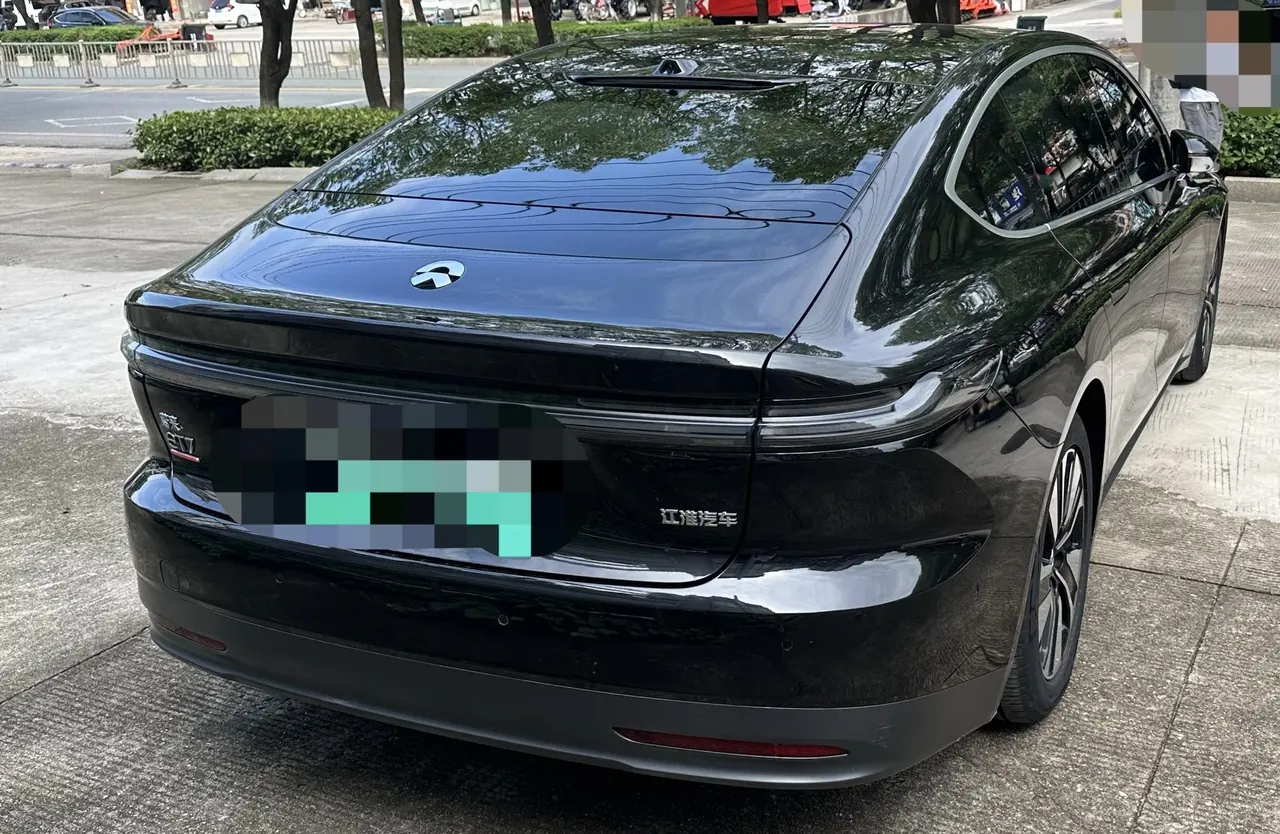 NIO 2023 ET7 75kWh automatic gear 3