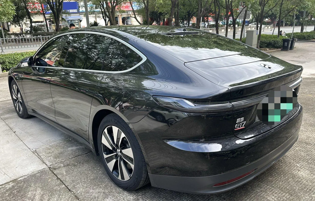 NIO 2023 ET7 75kWh automatic gear 4