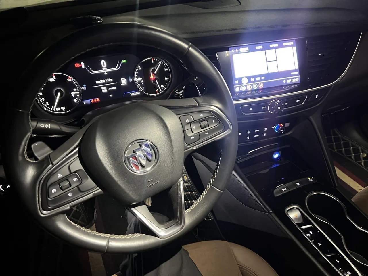 Buick 2020 Regal 1.5T 552T Elite Automatic Gear 2