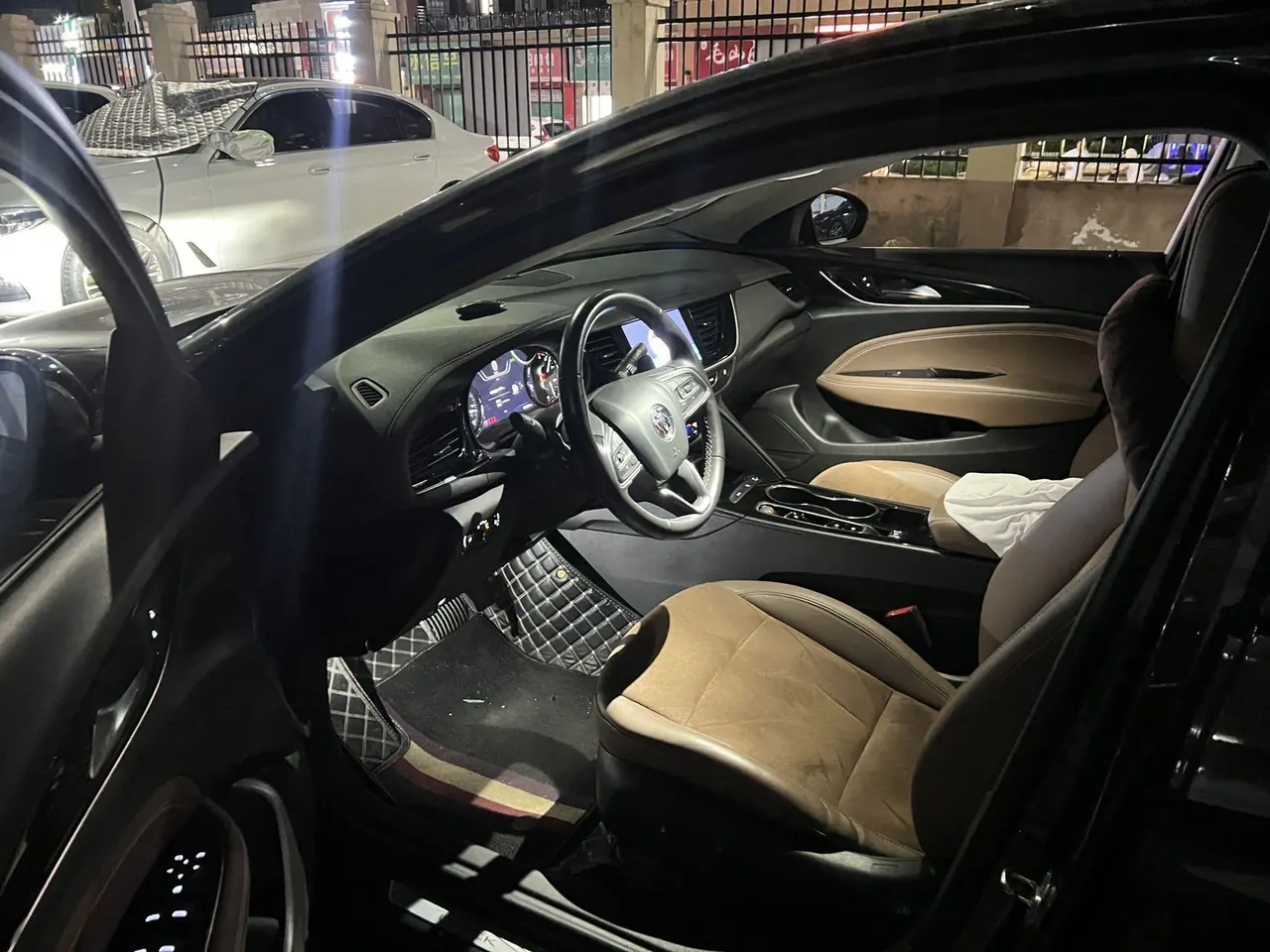 Buick 2020 Regal 1.5T 552T Elite Automatic Gear 5