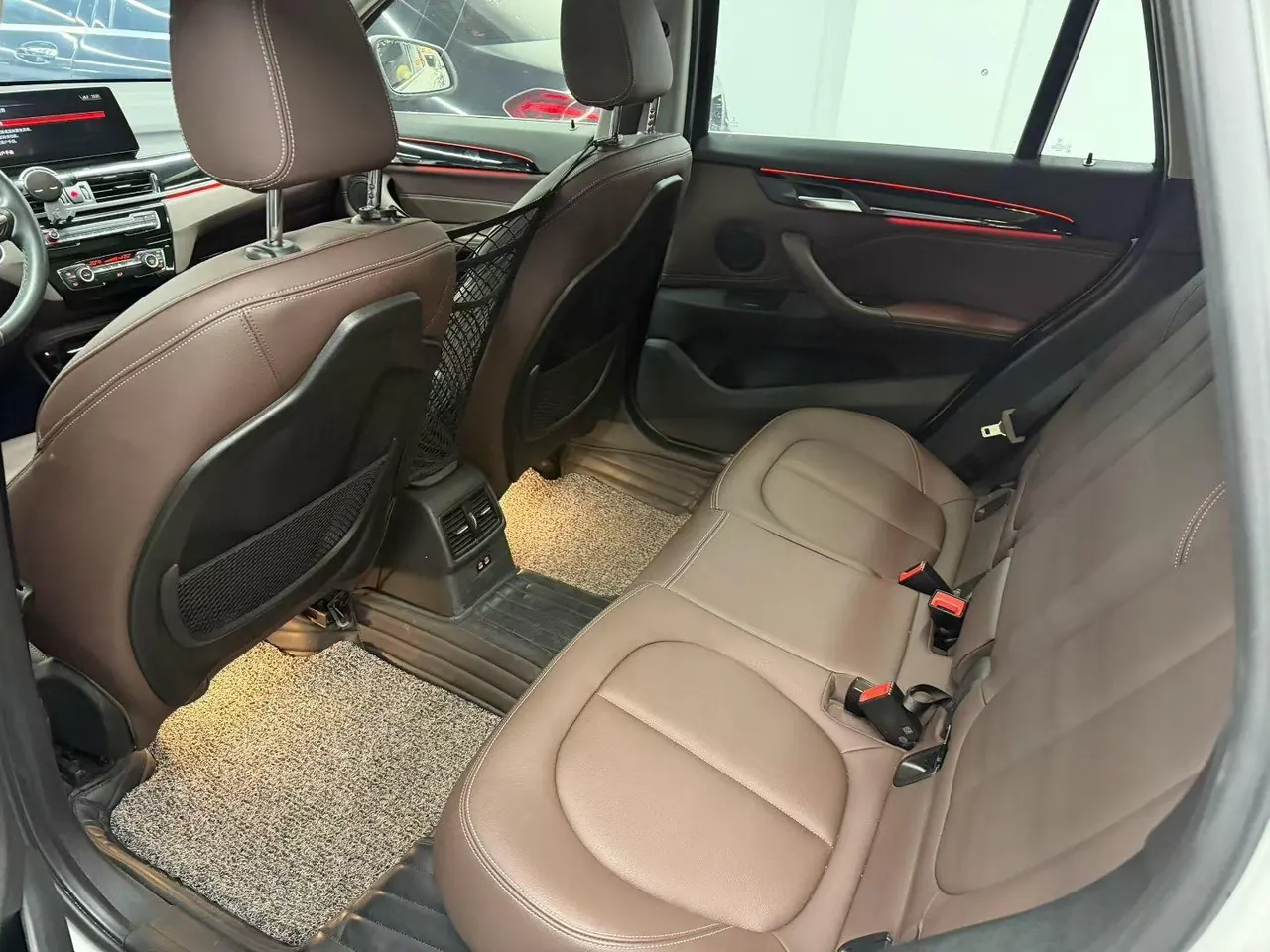 BMW 2020 X1 sDrive20Li 1.5T exclusive automatic gear 4