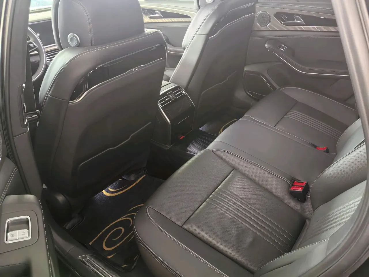 HongQi 2020 H9 48V 2.0T Zhilian Flag Edition Automatic Gear 5