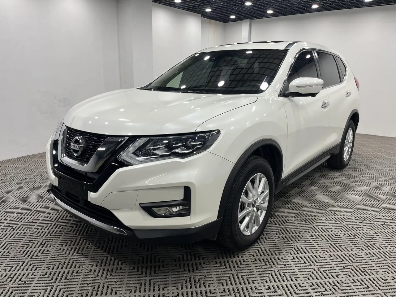 Открыть галерею: Nissan 2023 Qijun Classic 2.0 Stepless Two-Drive Intelligent Joint Premium Edition Automatic Gear