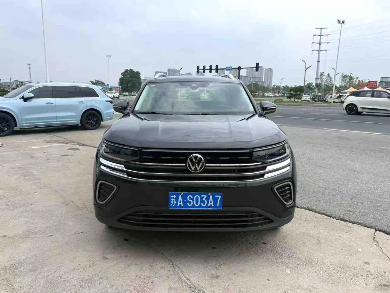 Volkswagen 2023 model tour 2.0TSI 330TSI luxury tour escape version automatic gear 3