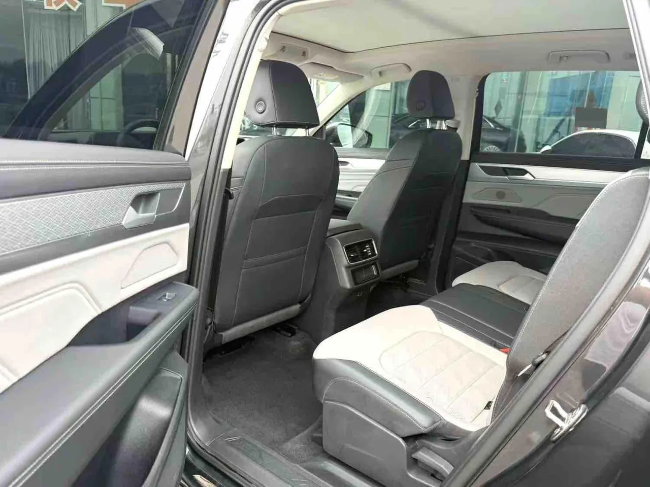 Volkswagen 2023 model tour 2.0TSI 330TSI luxury tour escape version automatic gear 5