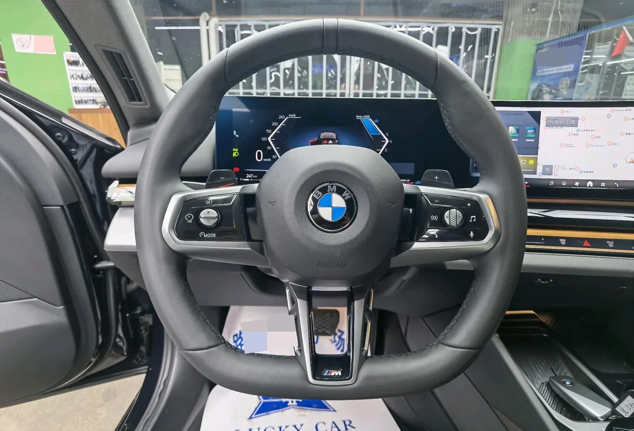 BMW 5 Series 2025 530Li 48V 2.0T Leading M Sports Suit Automatic Gear 10