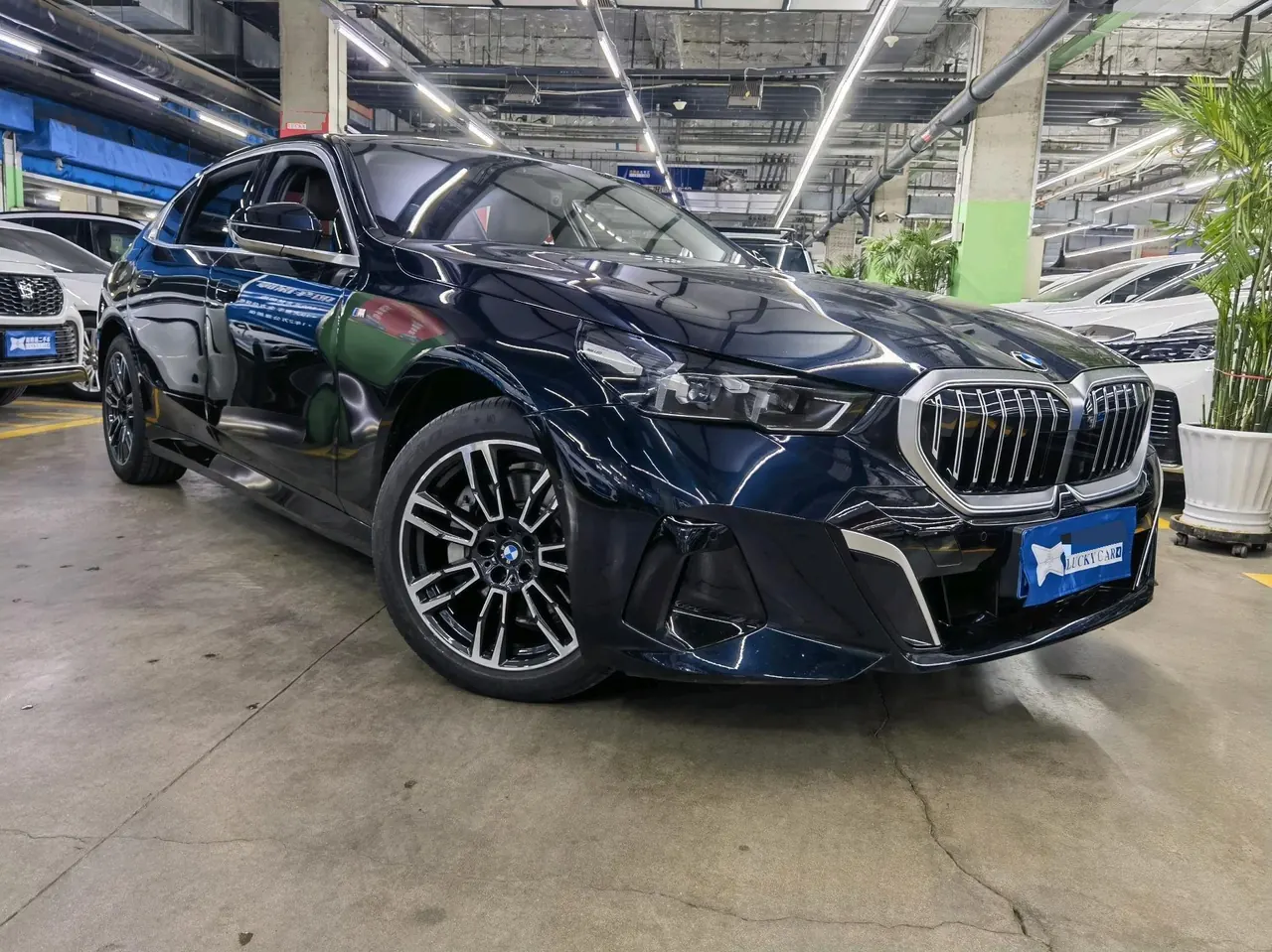 BMW 5 Series 2025 530Li 48V 2.0T Leading M Sports Suit Automatic Gear 3