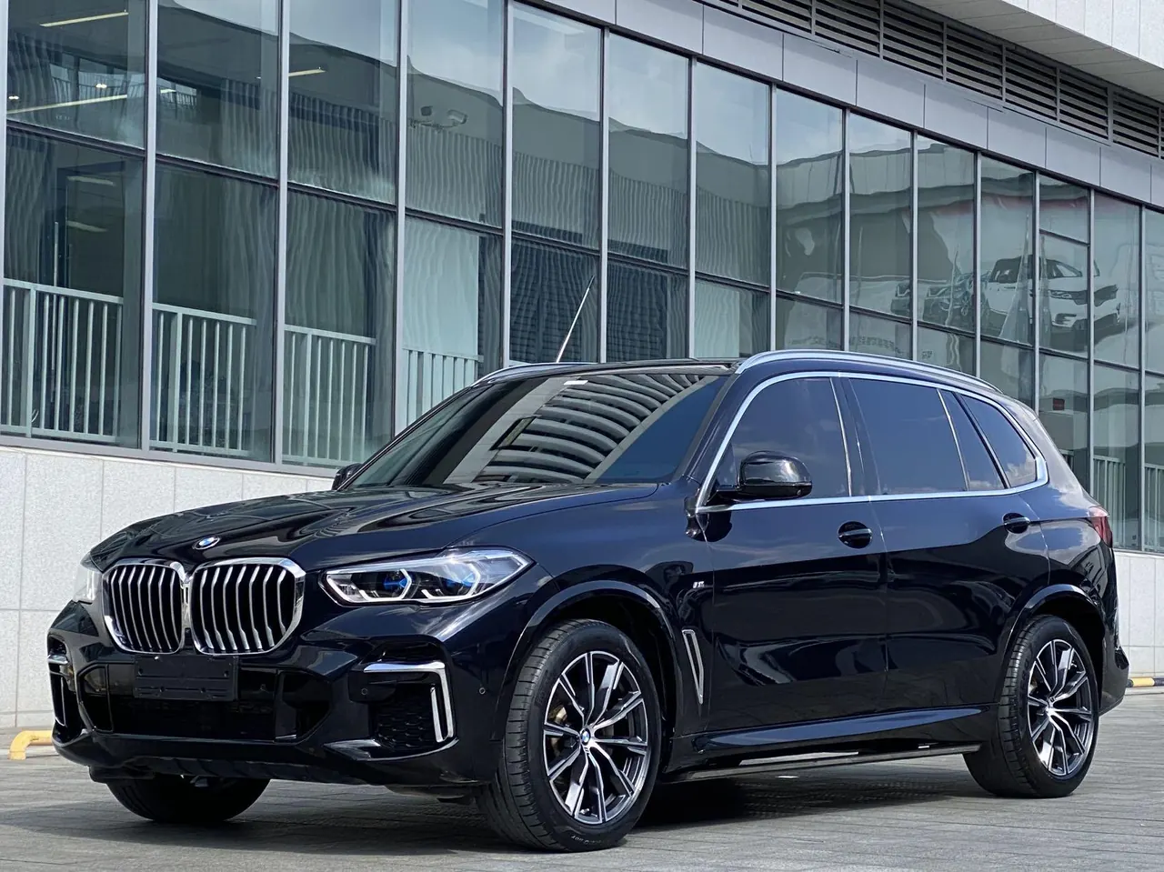 Открыть галерею: BMW 2022 X5 xDrive30Li 2.0T Exclusive M Sports Suit (Modified) Automatic Gear